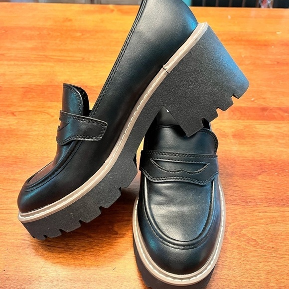 Dolce Vita Black Platform Loafers - Picture 9 of 12